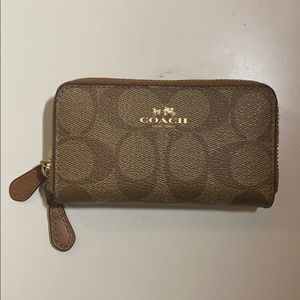 Coach Wallet plus gift!